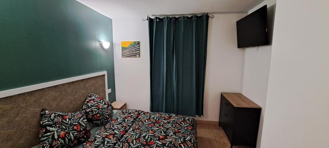 Double Room,1469064995:JPEG